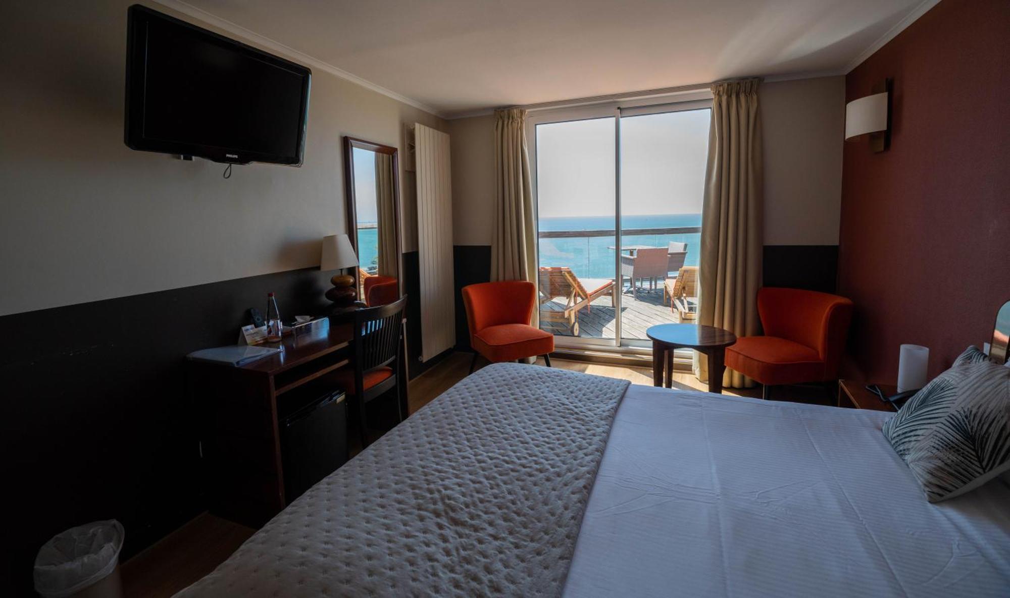 Logis Hotel - La Petite Rade Le Havre Exteriör bild