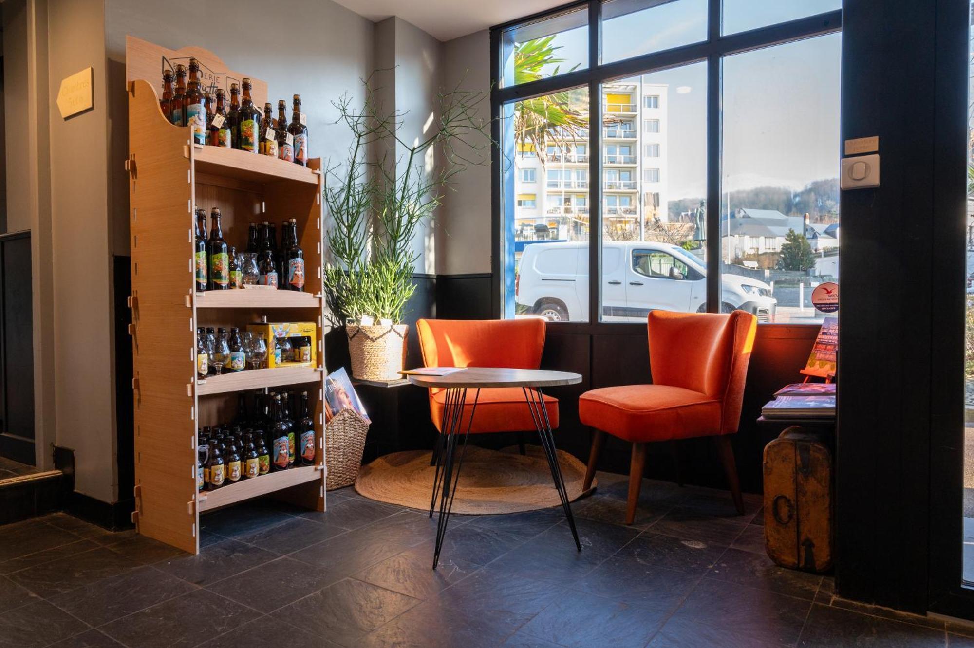Logis Hotel - La Petite Rade Le Havre Exteriör bild